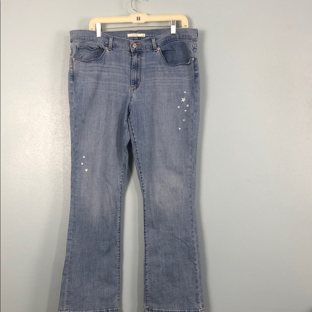 Levi Strauss jeans Womens Sz 16 boot cut Light Blue Jeans with Star Accents